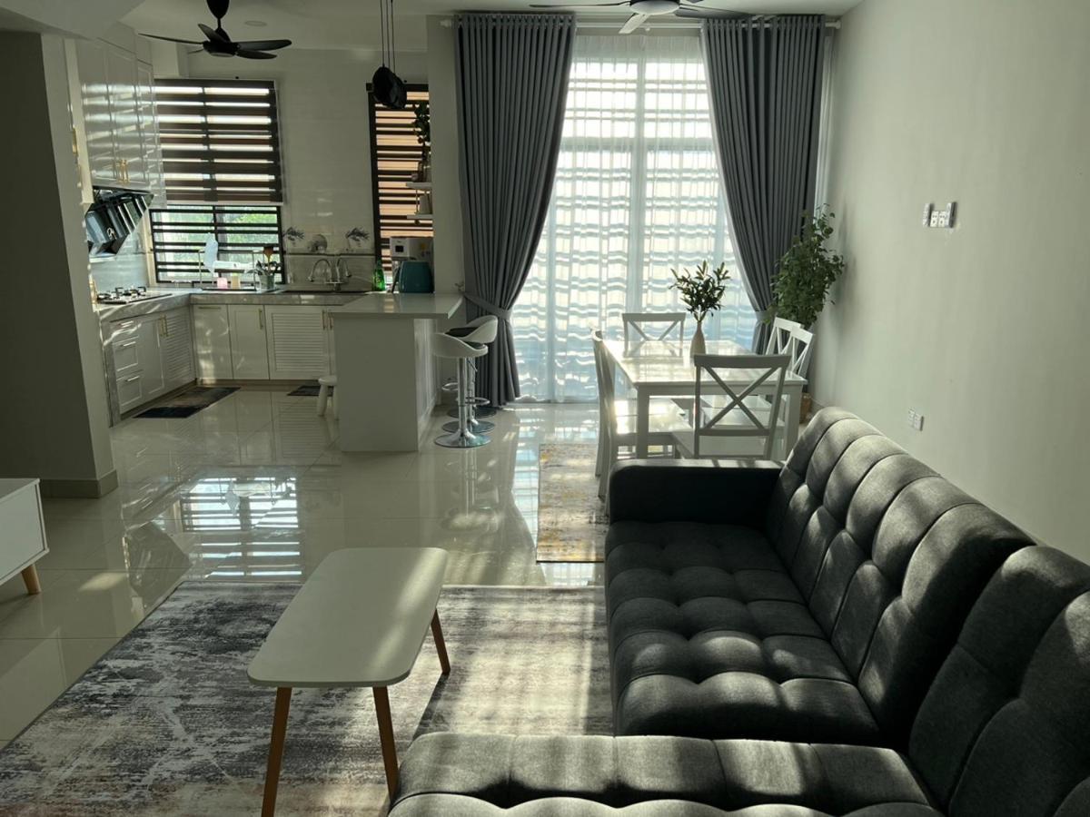 Ayla's Kt Drawbridge Holiday home Kuala Terengganu